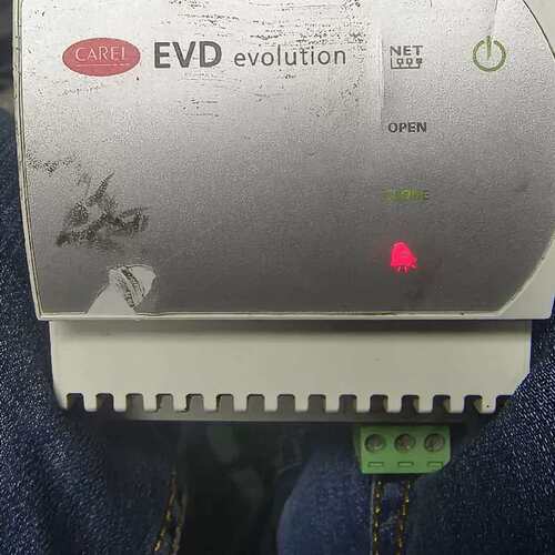 议价卡乐控制器evd0000e20被切割把外壳烧了点，但可维修