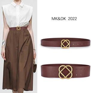棕色皮带女士设计小众装饰裙大衣多用途梅花扣宽腰带2025新款式