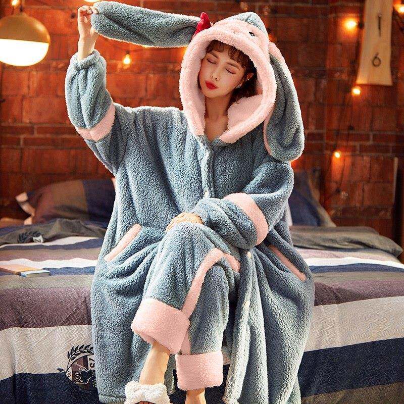 睡袍女秋冬法兰绒长款加绒加厚珊瑚绒外穿睡衣可爱卡通家居服套装