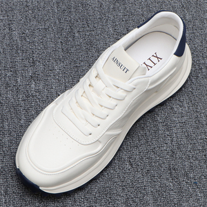 春季男鞋轻便软底男士真皮小白鞋日常舒适百搭真皮系带运动休闲鞋