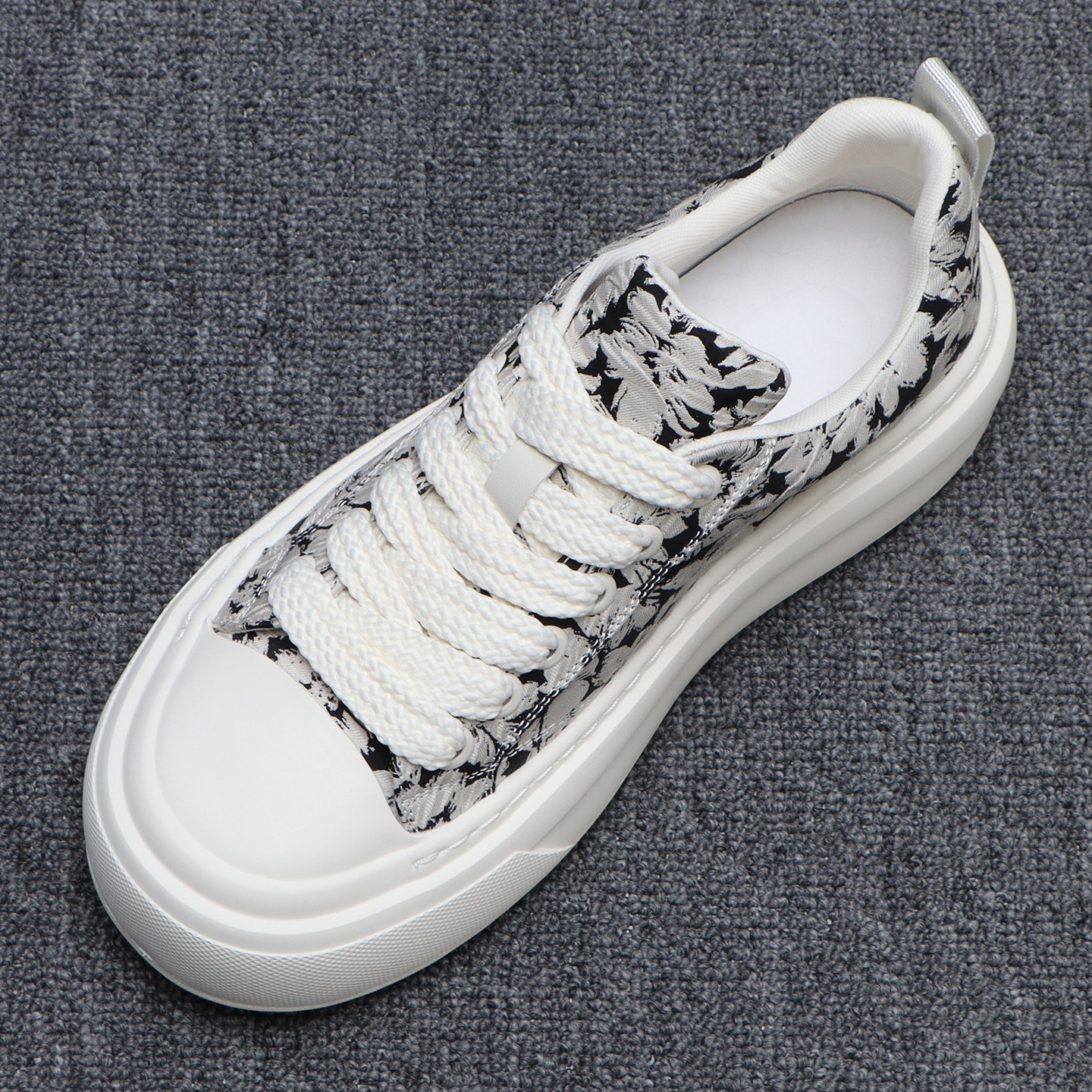 小众设计印花男款帆布鞋潮流百搭休闲厚底板鞋舒适透气增高休闲鞋