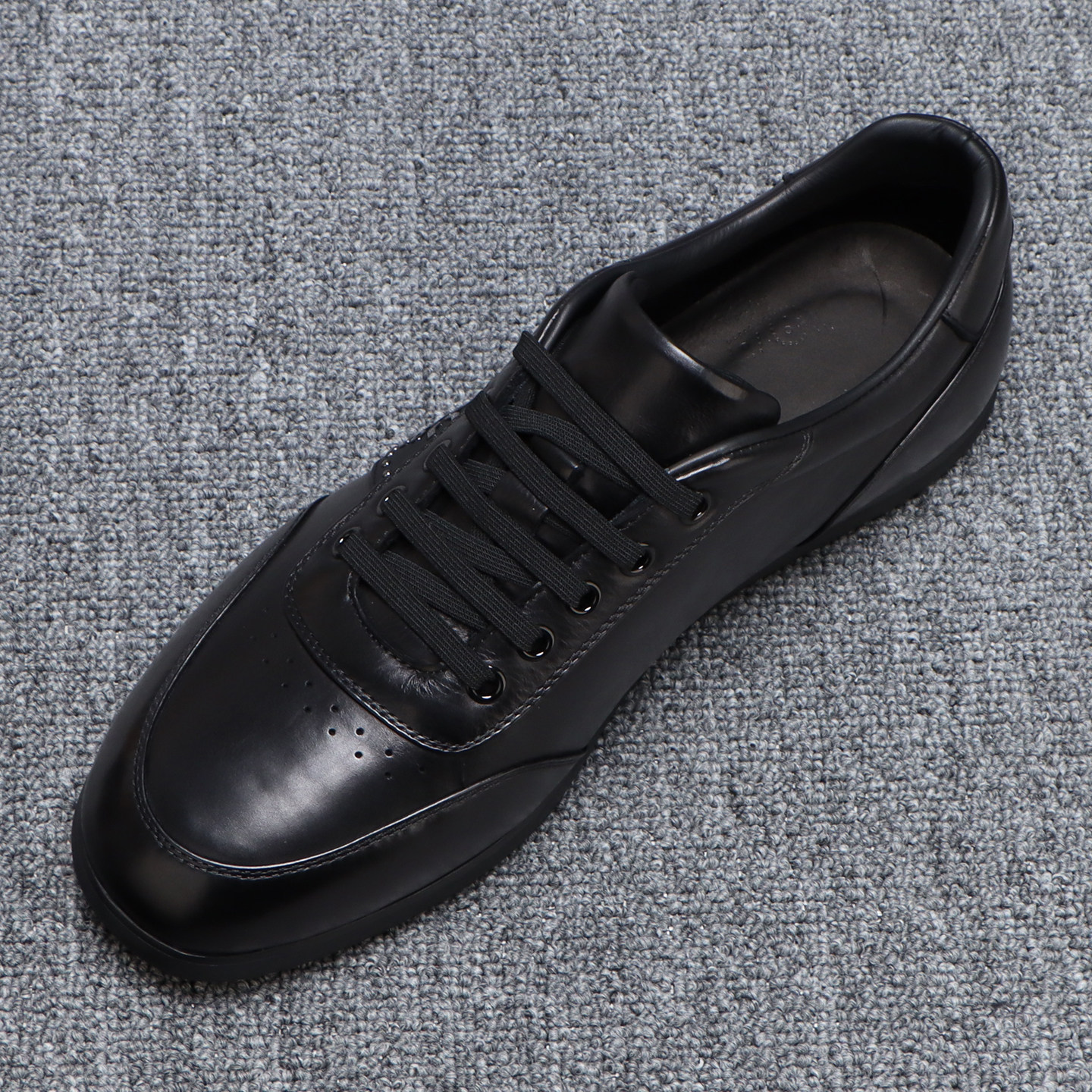 高档头层牛皮男鞋轻奢百搭黑色休闲皮鞋软底透气一脚蹬真皮板鞋男