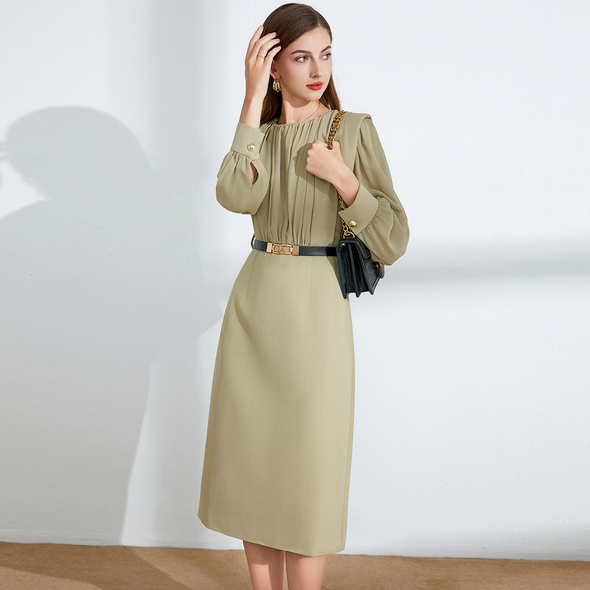大牌同款通勤知性连衣裙高端垫肩