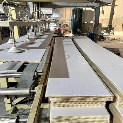 竹木纤维集成墙板400宽木饰面板石塑PVC集成墙板装修护墙板