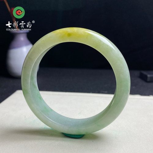 七彩云南天然翡翠冰种手镯