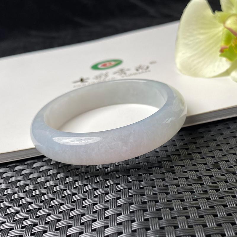 七彩云南天然翡翠手镯