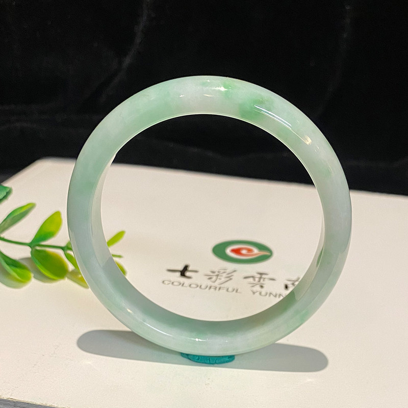 【国庆赠礼】七彩云南缅甸A货天然翡翠糯冰种晴绿飘花翡翠手镯