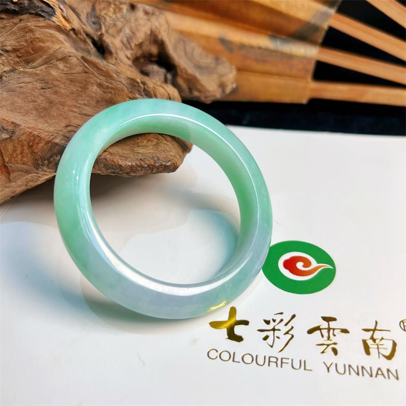 七彩云南天然翡翠冰种飘花手镯