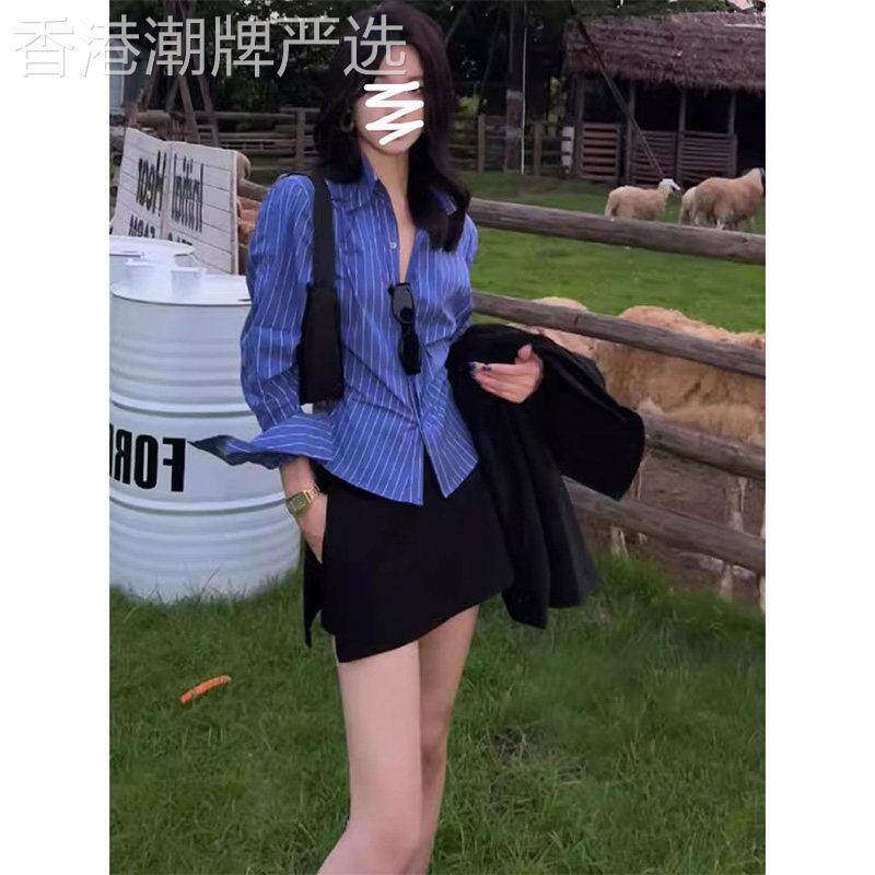 蓝色条纹收腰长袖衬衫女2026春秋欧货修身叠穿上衣掐腰短款衬衣