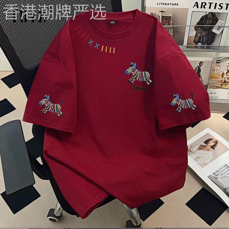 酒红色短袖T恤男士夏季潮牌宽松大码马年刺绣上衣纯棉半袖体恤衫