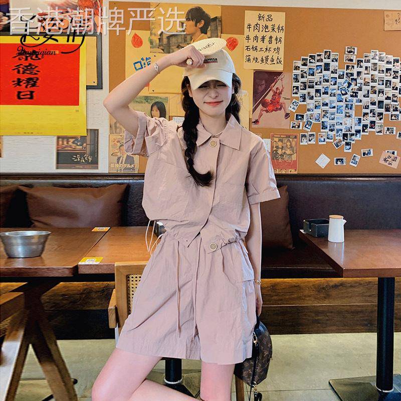 粉红复古工装风运动短裤套装 女款夏季休闲两件式抽绳设计