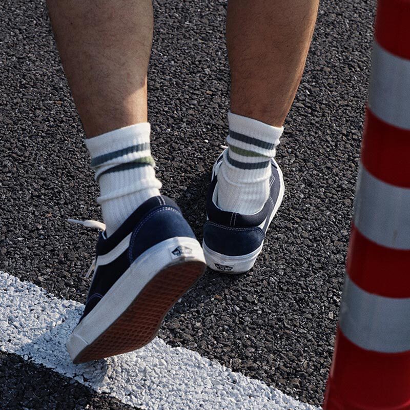 SOCKS MENS MID-RISE SOCKS TIDE THREE BARS CLASSIC STRIPES JAPANESE COLLEGE STYLE SPORTS SKATEBOARD SOCKS STOCKINGS MENS VERSATILE
