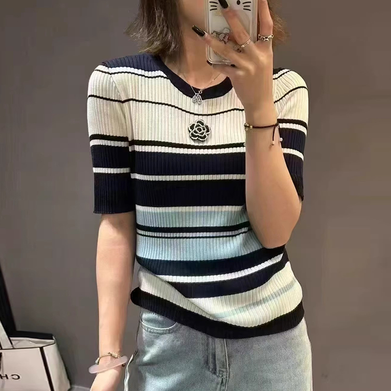 高级感气质山茶花拼色圆领上衣女