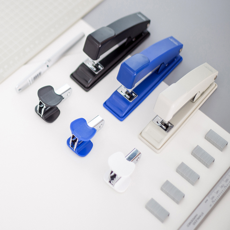 得力0351订书机套装带起订器和钉