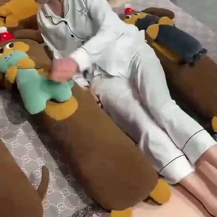 新款卡通长条抱枕玩偶夹