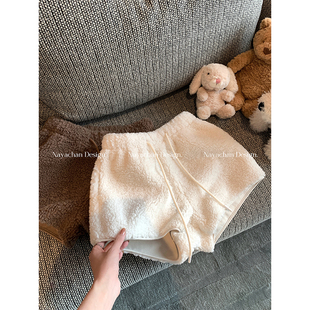 NAYA CHAN 暖冬小羊羔 白色毛茸茸小短裤女高腰加厚外穿打底靴裤