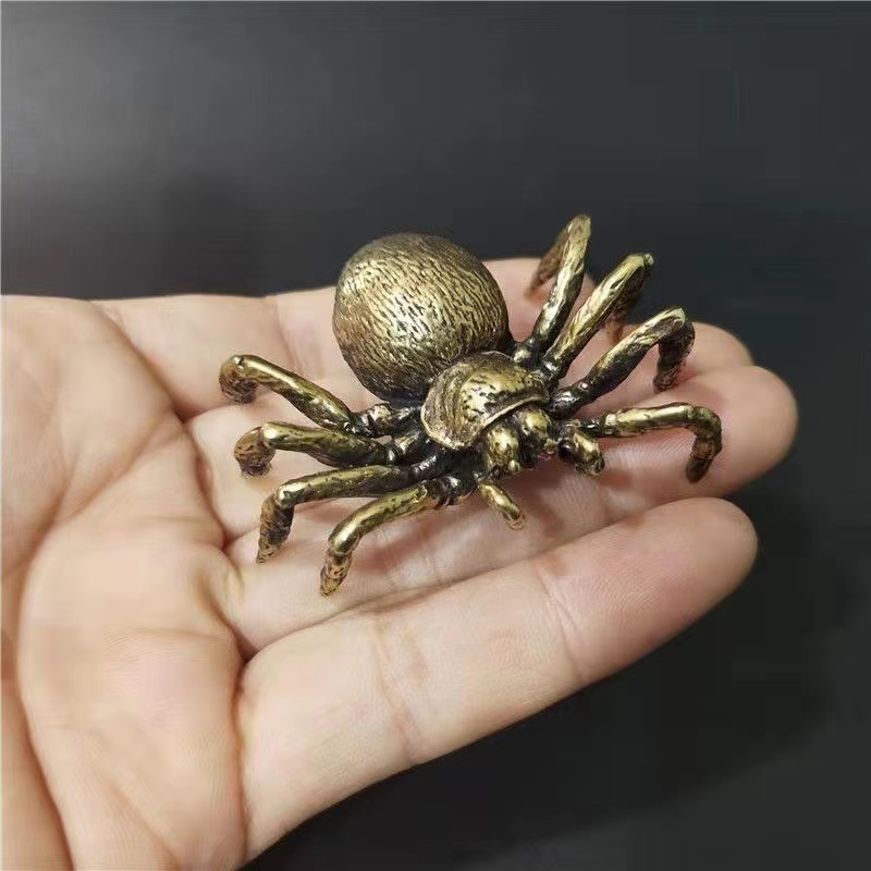 实心黄铜蜘蛛摆件仿真动物甲虫小铜件恐龙猩猩铜器茶宠古玩手把件