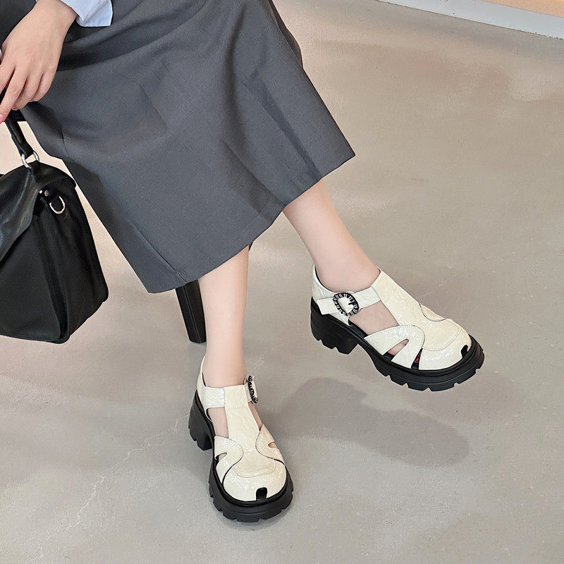 欧货时尚高跟厚底凉鞋女漆皮2026夏季新款罗马鞋包头凉靴女粗跟