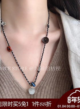 晚睡的桔梗I编绳苹果纽扣项链