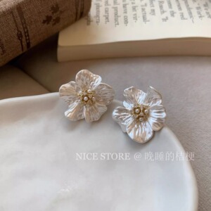 晚睡的桔梗「云蔷薇」法式复古山茶花耳钉温柔风优雅高级感耳饰女