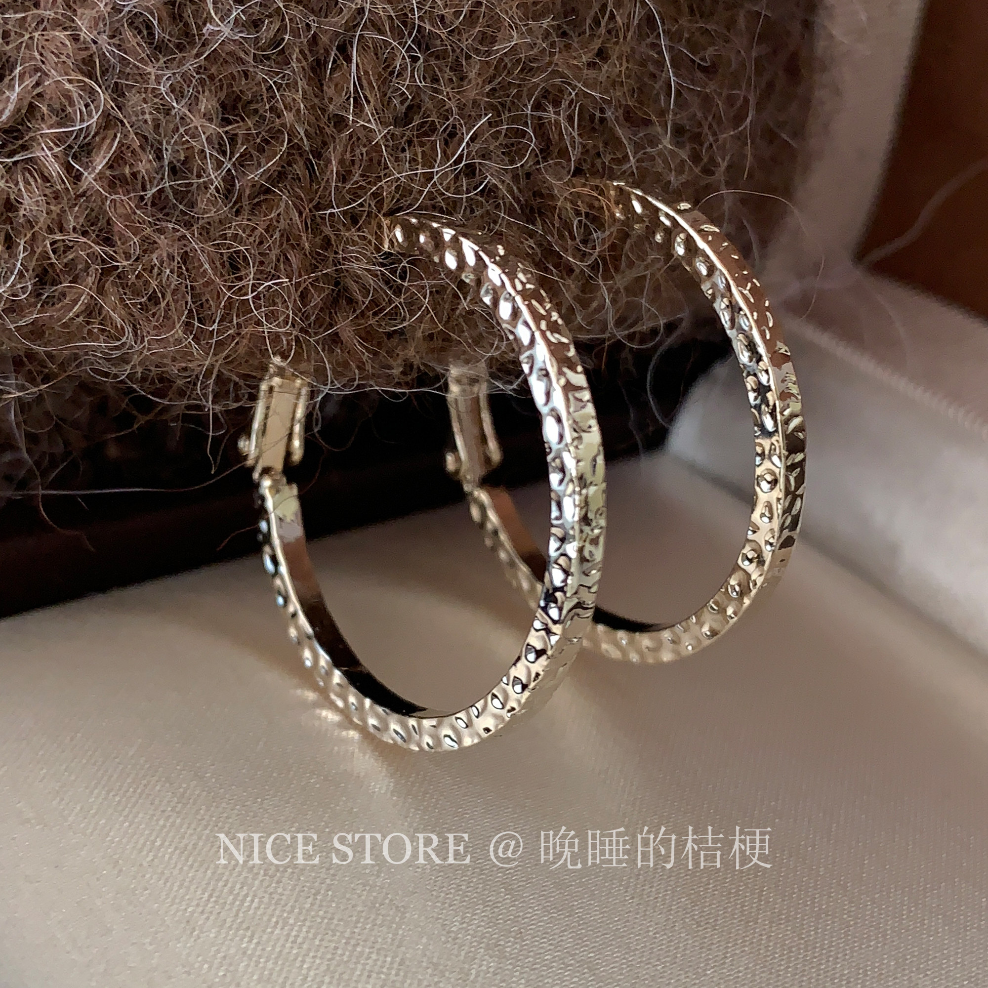 晚睡的桔梗「长桥」日韩极简百搭咖啡金素圈耳环几何通勤港风耳饰,饰品/流行首饰/时尚饰品新,耳环,淘宝优惠券,粉丝福利购,淘宝优惠卷