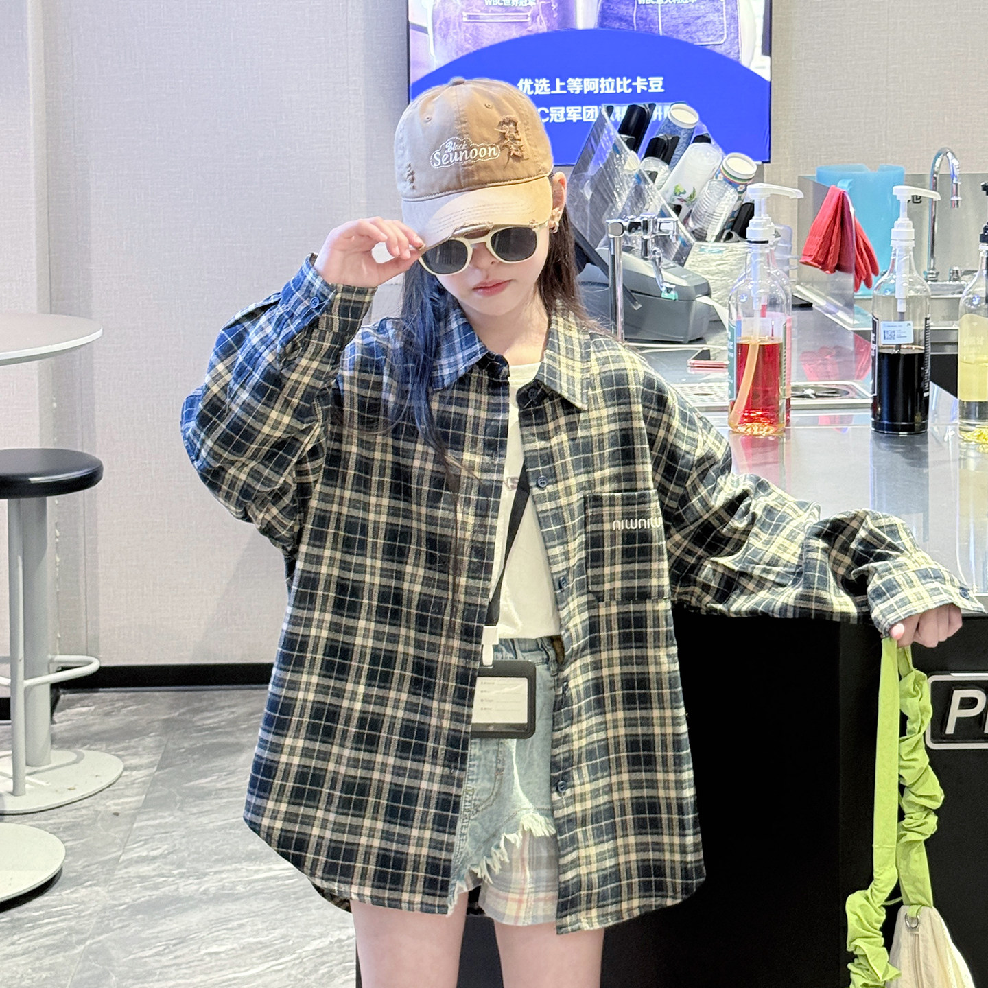 女童格子衬衫外套春秋夏装2026新款空调衫中大童女孩上衣宽松时尚