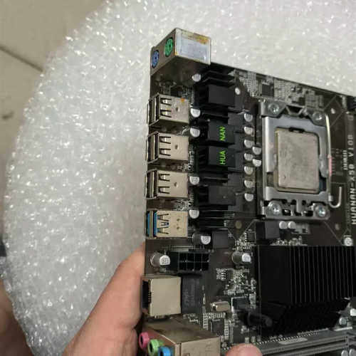 议价华南X58主板带X5570CPU+4*28G伺服器内存，