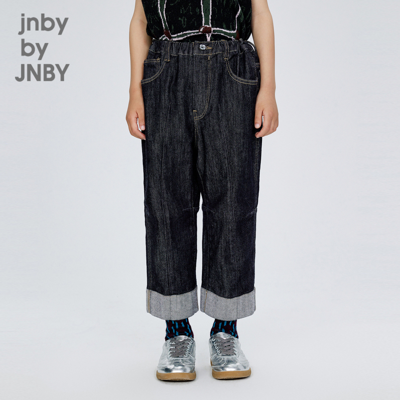 主要面料为棉和麻，更加柔软适宜