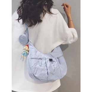 高颜值时尚百搭牛角单肩新款休闲斜挎包大容量饺子包防泼水通勤包