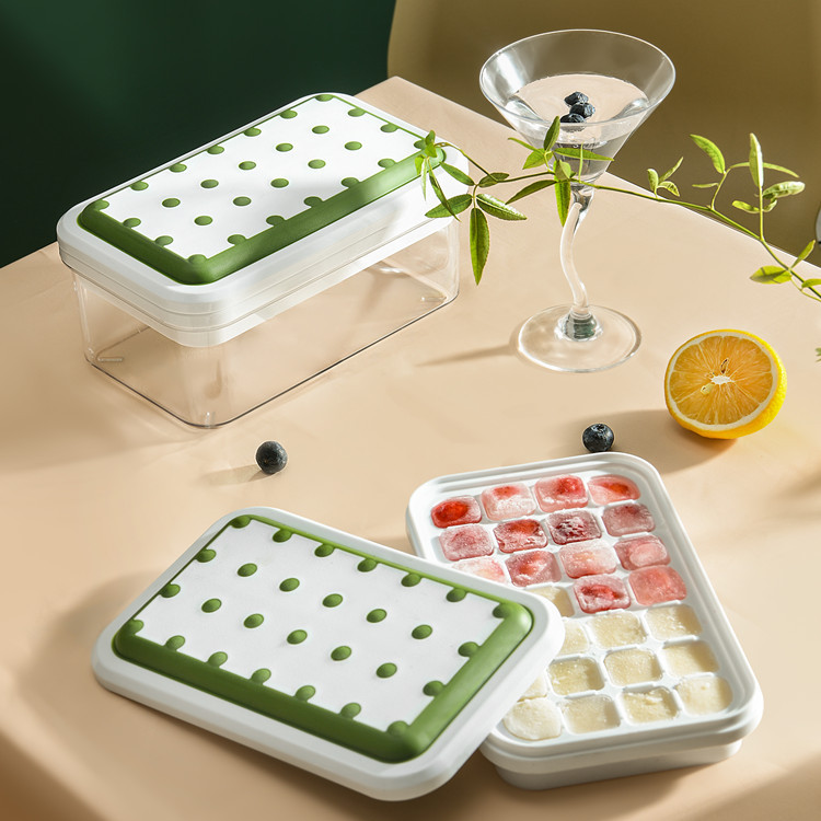冻冰块模具硅胶按压冰盒冰冻格28格家用食品级硅胶冰箱制冰盒