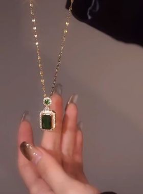 高级感绿色水晶项链女网红爆款时尚气质轻奢锁骨链女2022年新款潮