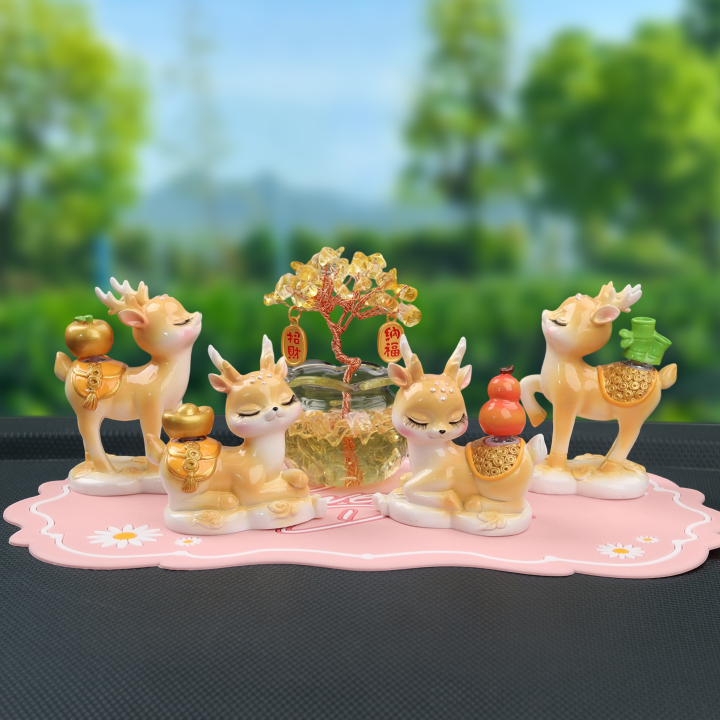 可爱棕色小鹿汽车摆件一路平安