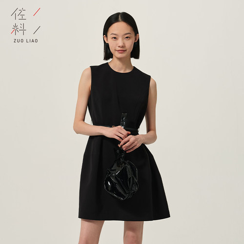 佐料简约时尚立裁型女装连衣裙