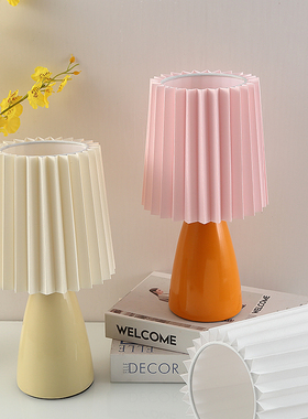 高颜值古风ins风主卧灯光北欧风高级卧室房子台灯网红灯小夜灯