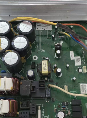 格力3匹变频空调 KFR-72W/FNI01-4外主板 30138773变频板 W8333R