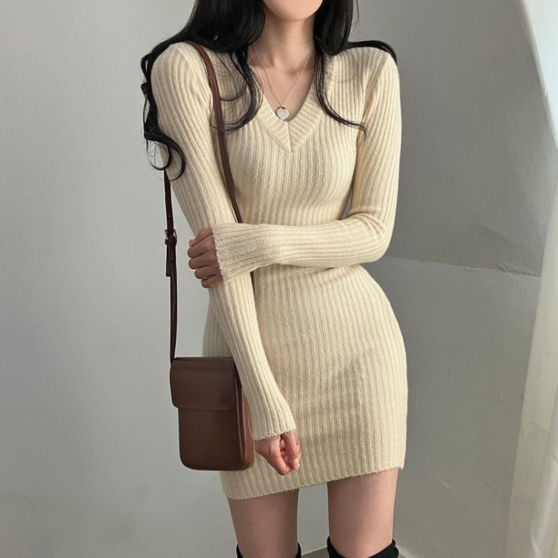 软糯性感针织连衣裙女春