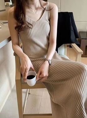 2024新款吊带连衣裙春秋气质显瘦针织背心裙中长款黑色内搭打底裙