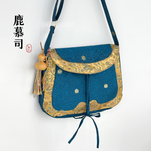 鹿慕司锦缎大货郎包缠枝宝相花