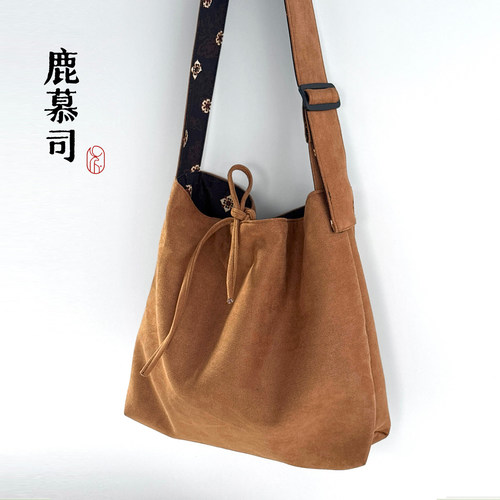 斜挎双面国风百搭柔软麂皮绒单肩宝相花复古斜挎包原创肩带可调节