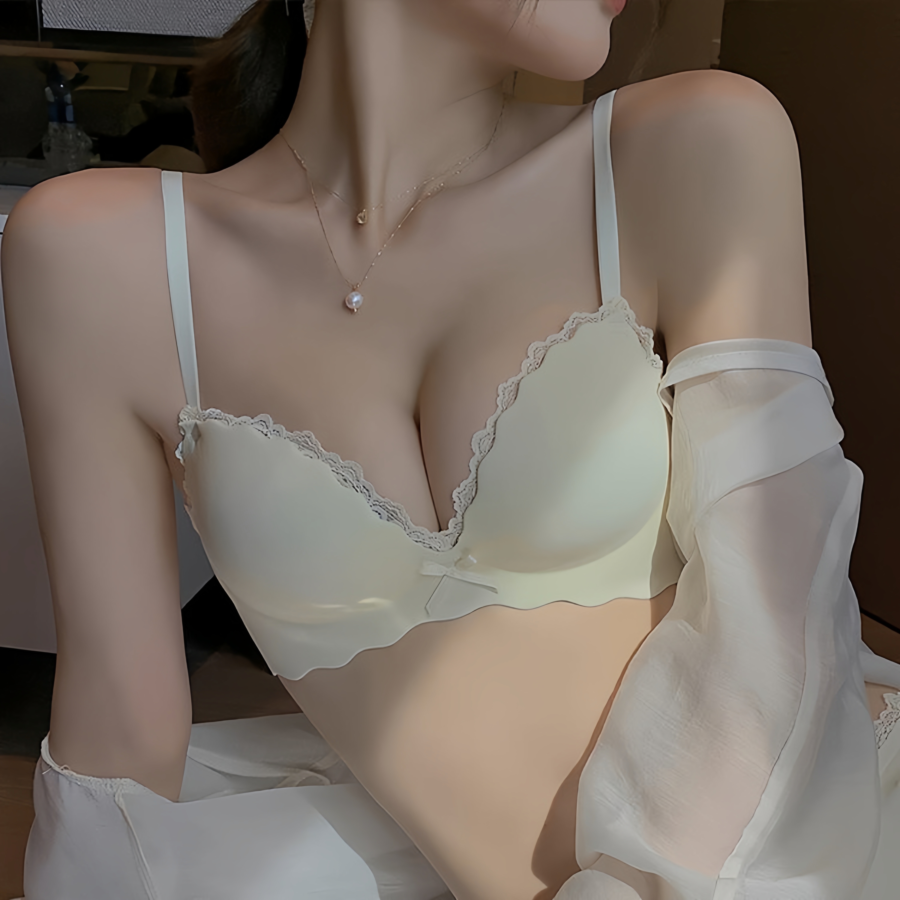 无痕内衣女士小胸聚拢显大上薄下厚无钢圈收副乳防下垂少女文胸罩