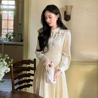 有里布2026春季新款新中式小众长裙女气质显瘦收腰连衣裙D0190