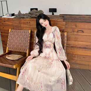 有里布2026夏季新品女高级感碎花时尚气质收腰长袖连衣裙女D3183
