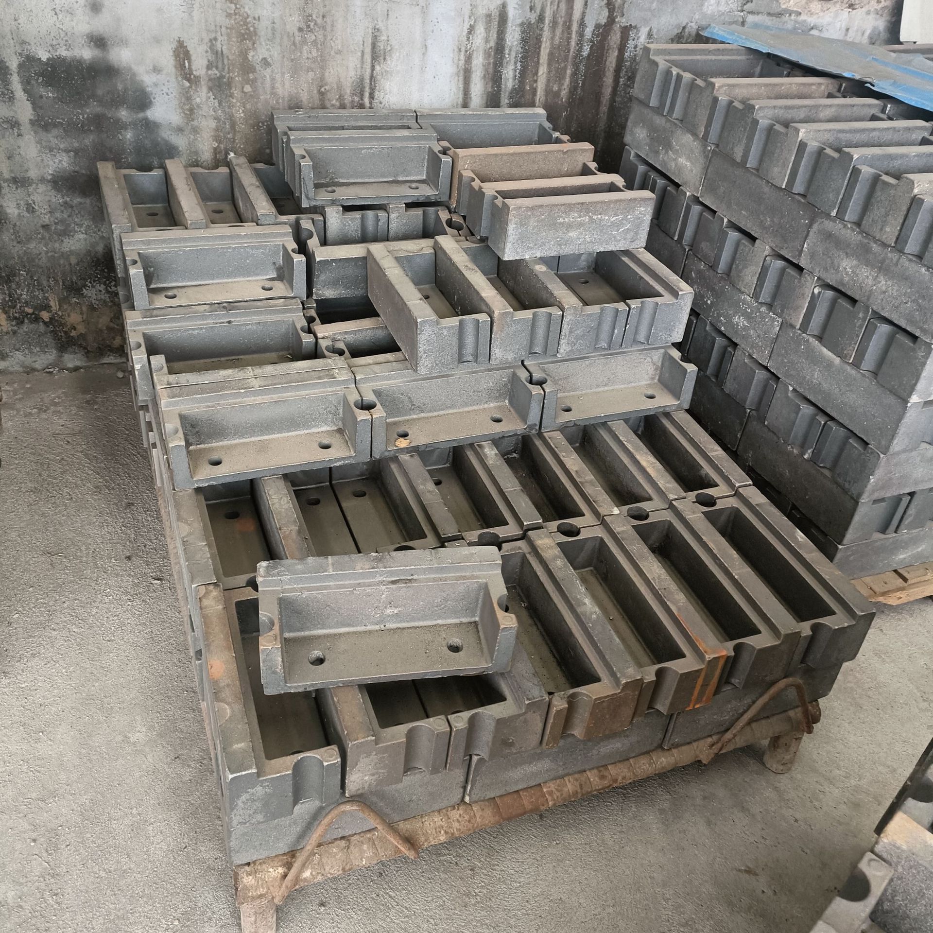 各种规格铸铁密封块 炉排配件侧密封铁 炉排挡铁高温耐磨