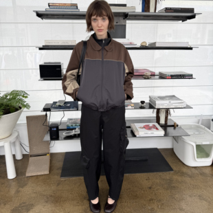 KotWai 26秋冬系列撞色设计娃娃领拼接螺纹领拉链外套 Ngai