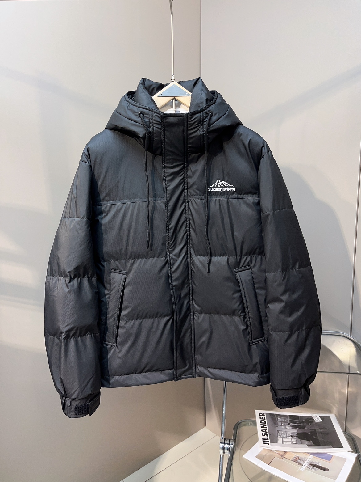 冬季新款男士羽绒服免洗拼色连帽刺绣外套时尚保暖加厚上衣百搭款