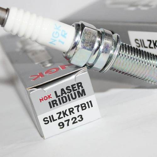 NGK铱铂金火花塞SILZKR7B11适用起亚K4 K5 KX5 KX7智跑IX35索纳塔