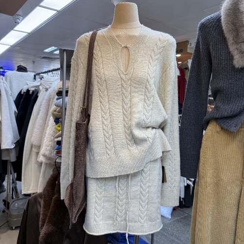 韩版V领麻花针织毛衣半身裙套装