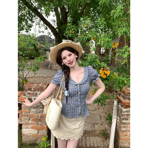 一生罗曼法式蕾丝格纹V领衬衫