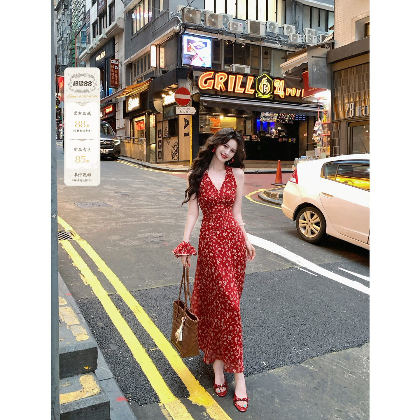 一生罗曼【港岛红梨】法式复古碎花连衣裙女夏挂脖收褶显瘦长裙