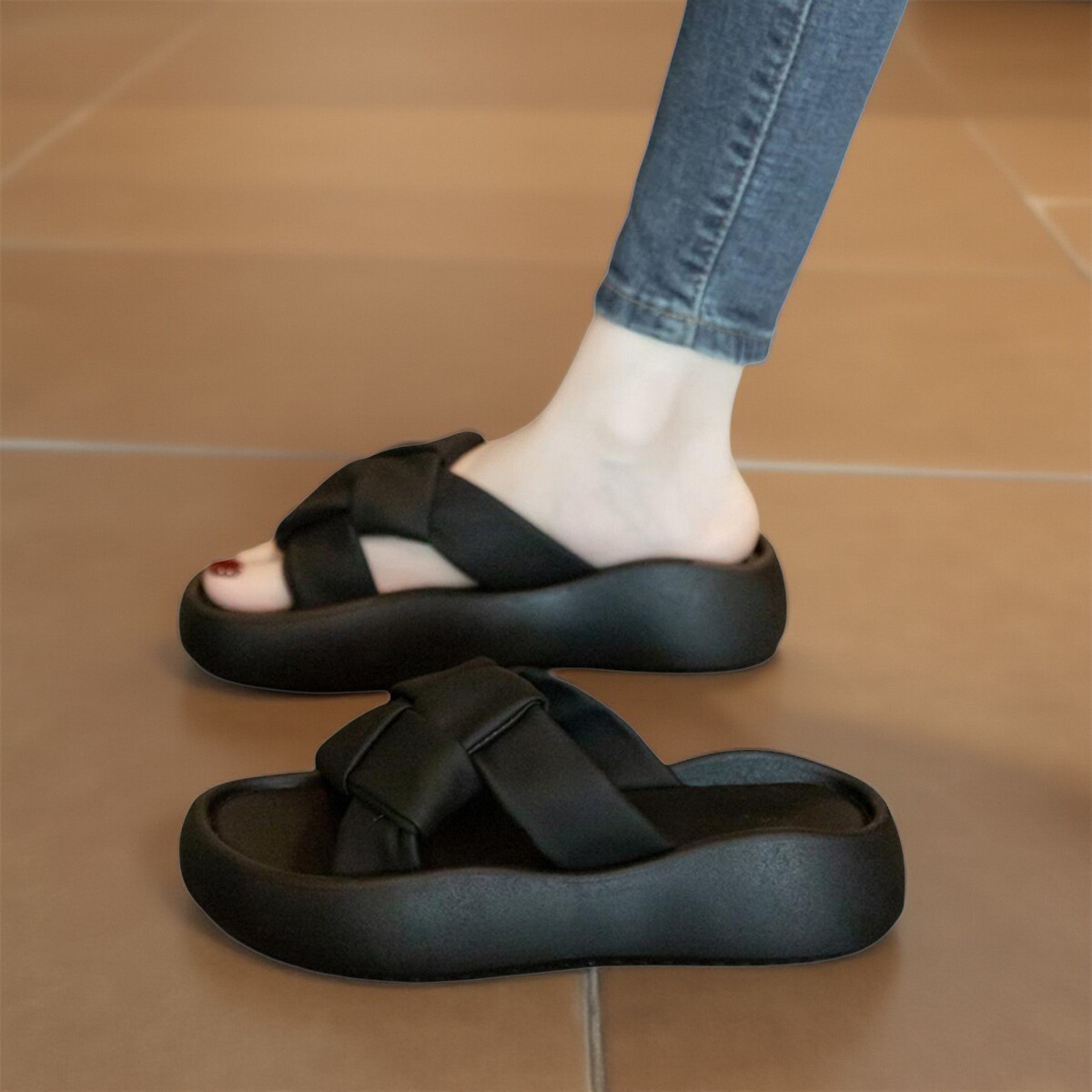 品牌鞋凉拖鞋女夏外穿2025款仙女风厚底沙滩凉鞋时尚配裙子一字拖